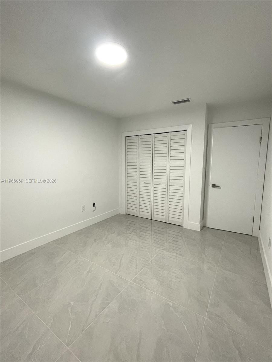 860 SE 9th Ct Hialeah, FL 33010