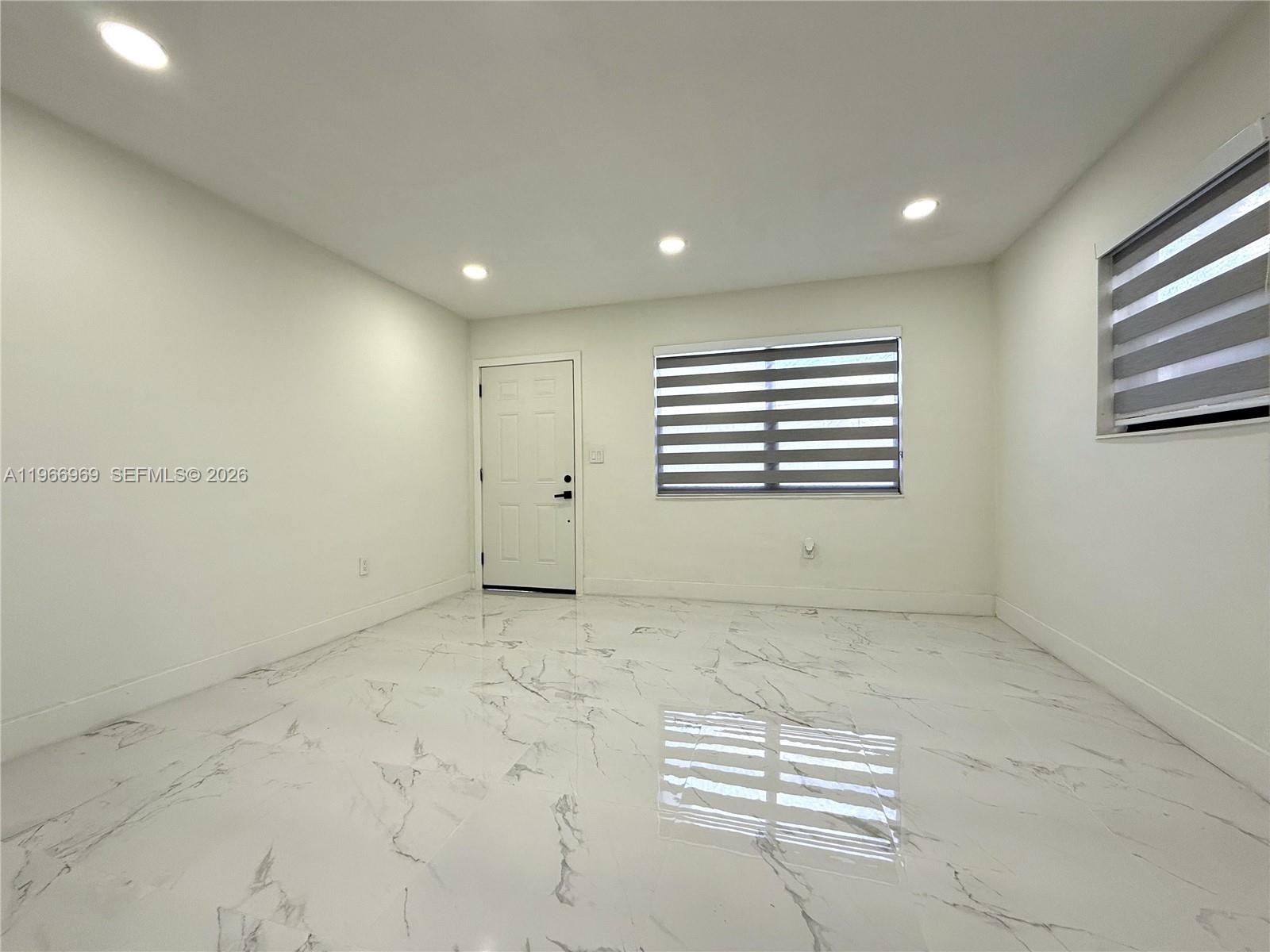 860 SE 9th Ct Hialeah, FL 33010