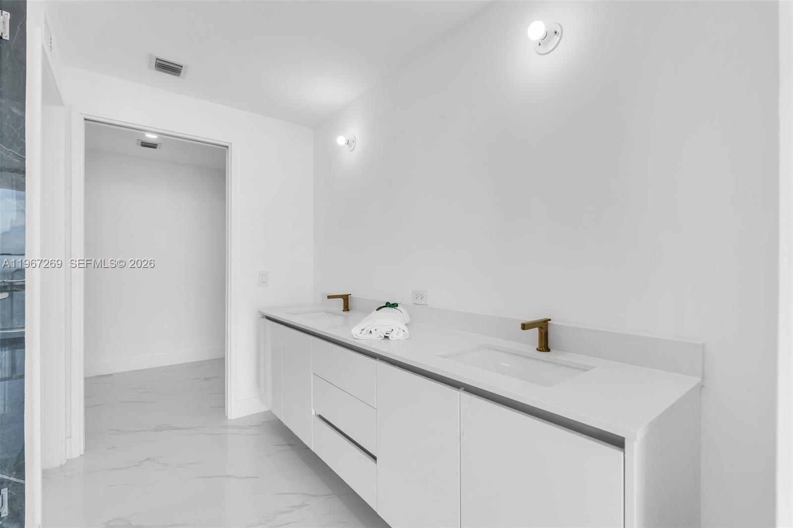 700 NE 24th St #1806 Miami, FL 33137