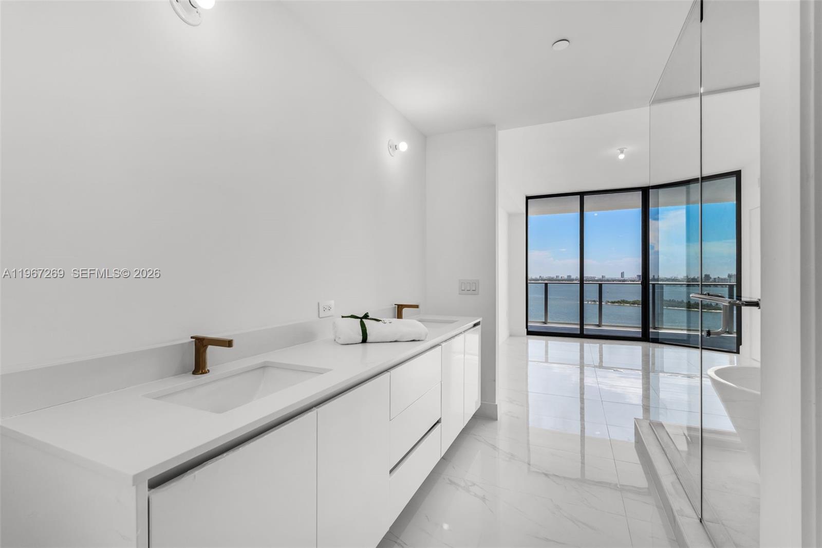 700 NE 24th St #1806 Miami, FL 33137