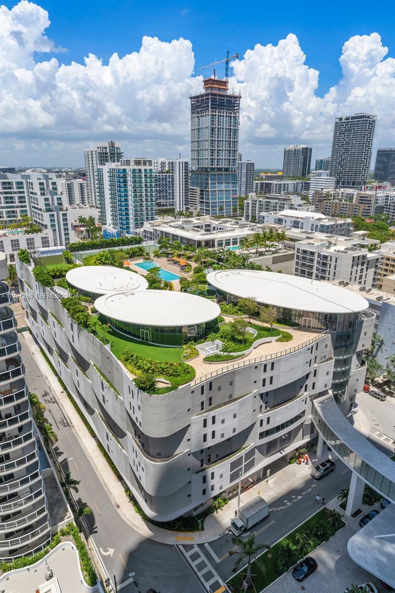 700 NE 24th St #1806 Miami, FL 33137