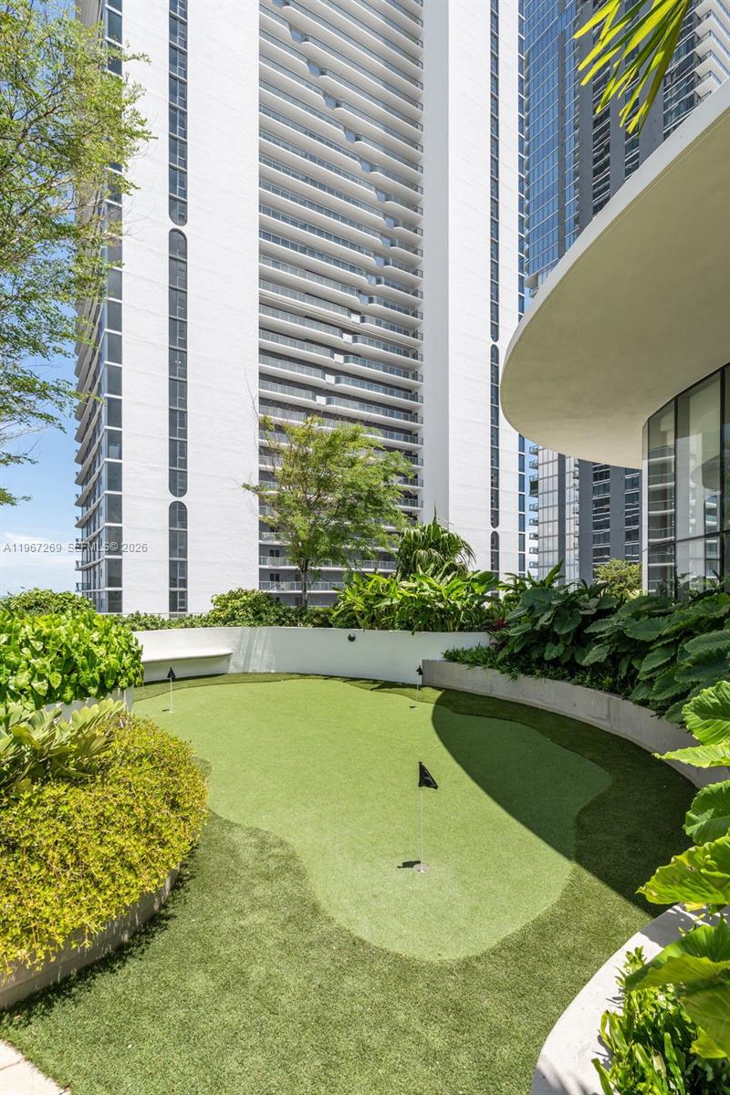 700 NE 24th St #1806 Miami, FL 33137