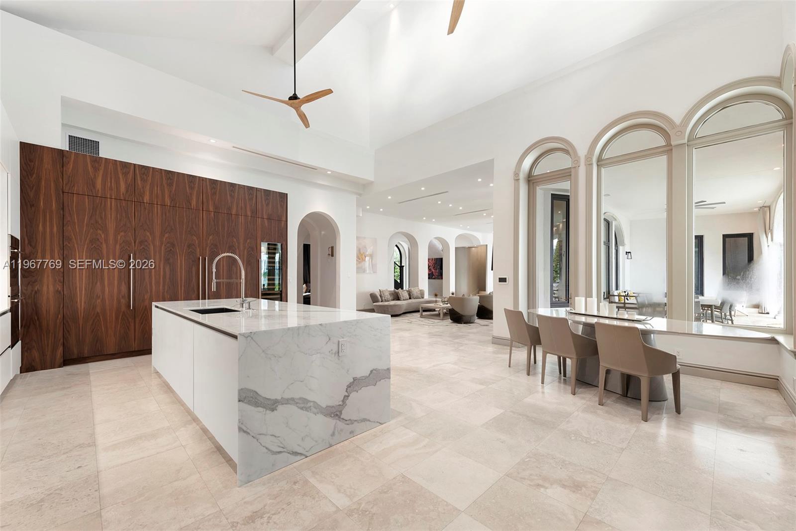 432 S Hibiscus Dr Miami Beach, FL 33139