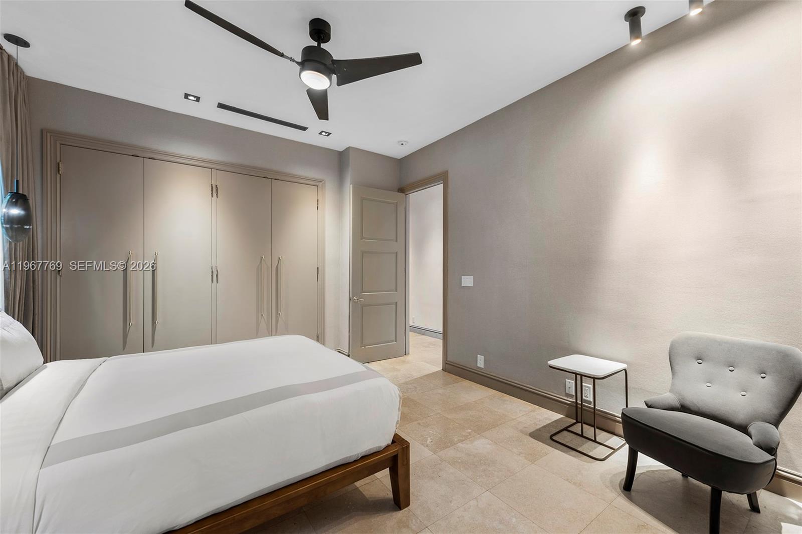 432 S Hibiscus Dr Miami Beach, FL 33139