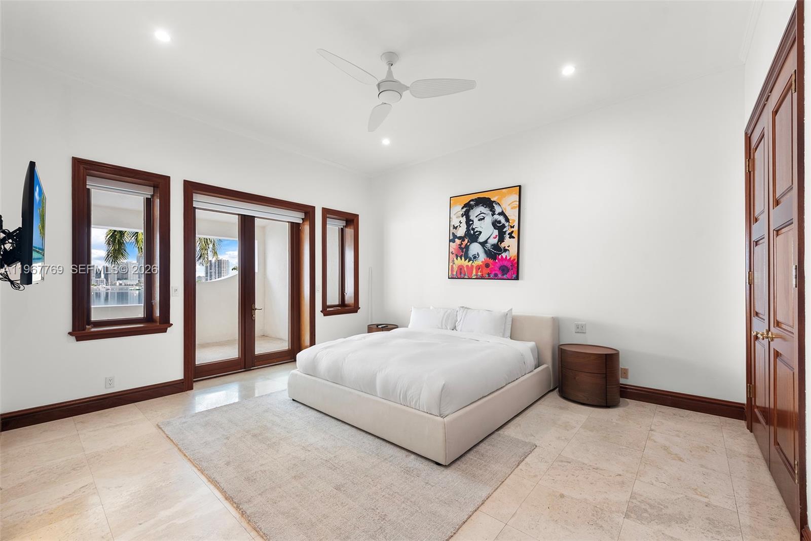 432 S Hibiscus Dr Miami Beach, FL 33139