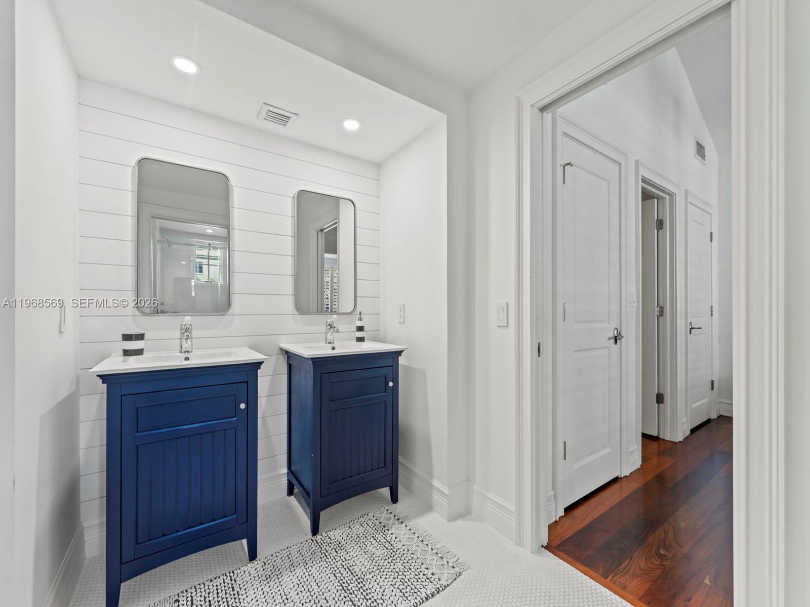 7218 SW 54th Ct Miami, FL 33143