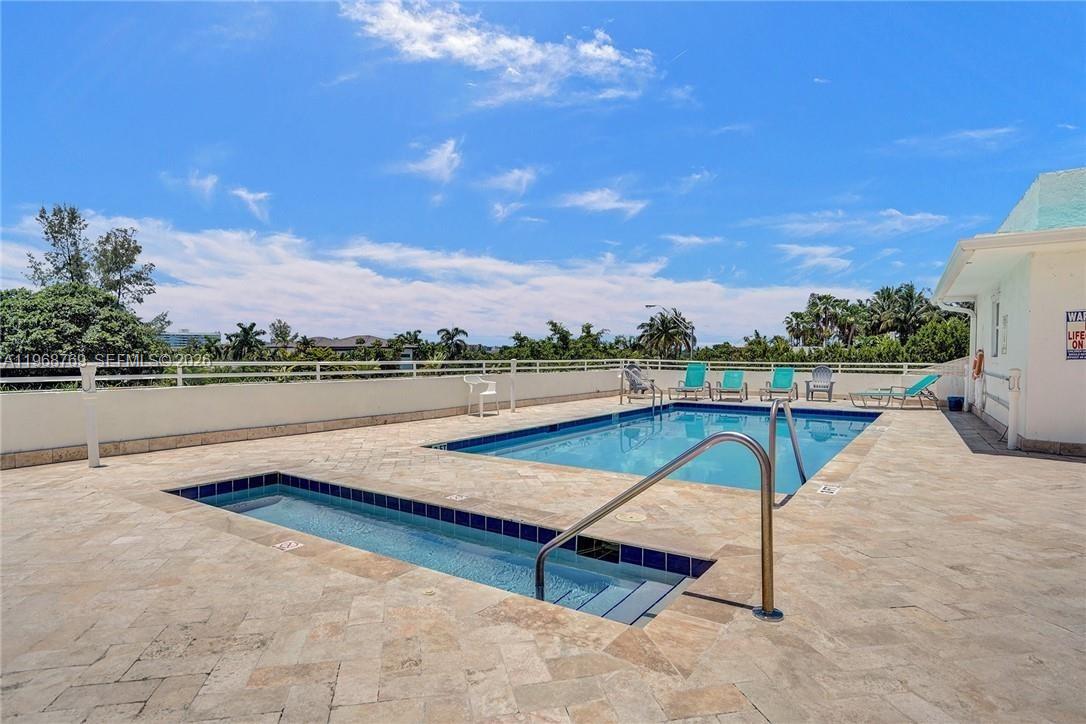 9156 Collins Ave #204 Surfside, FL 33154