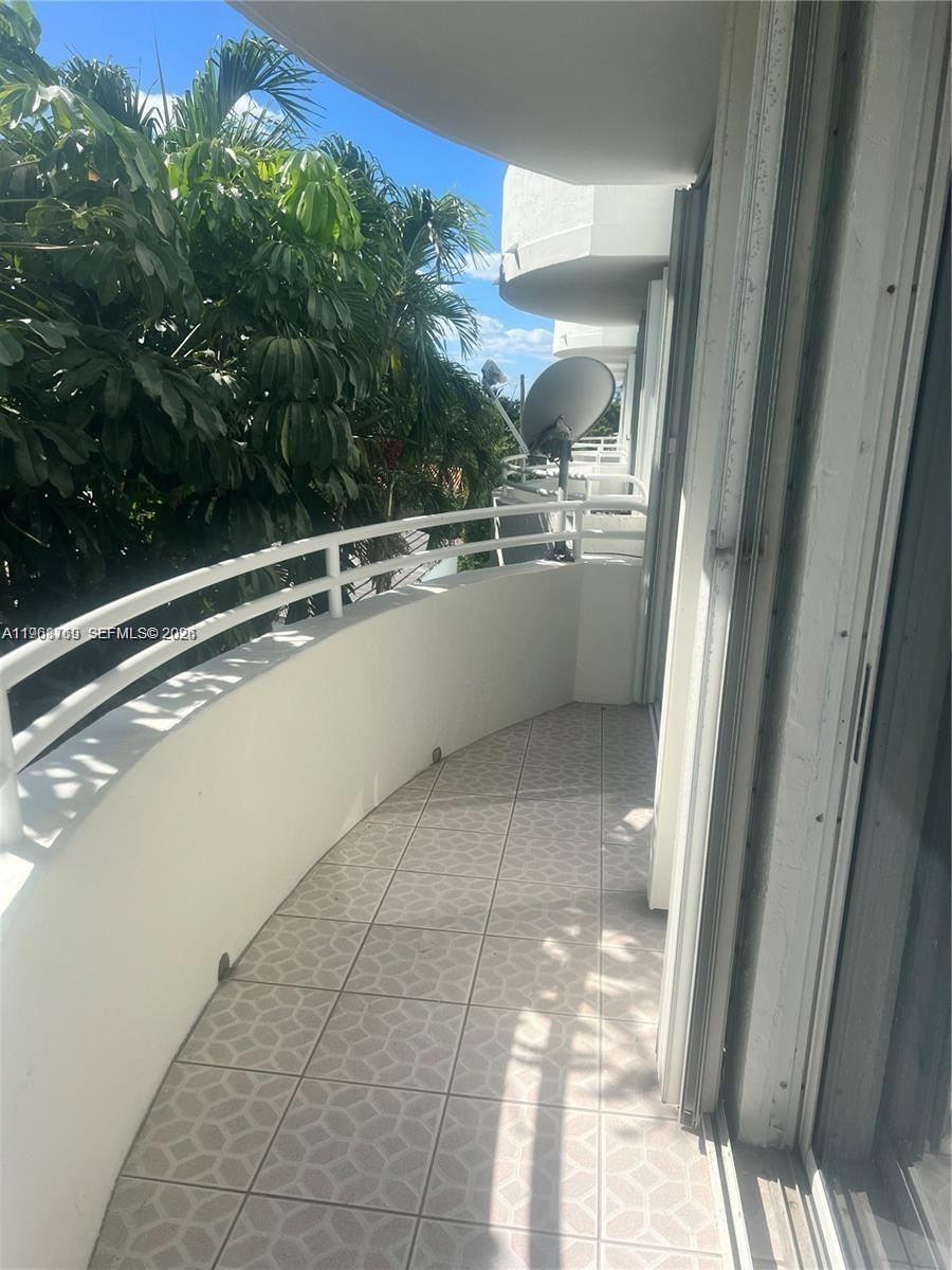 9156 Collins Ave #204 Surfside, FL 33154