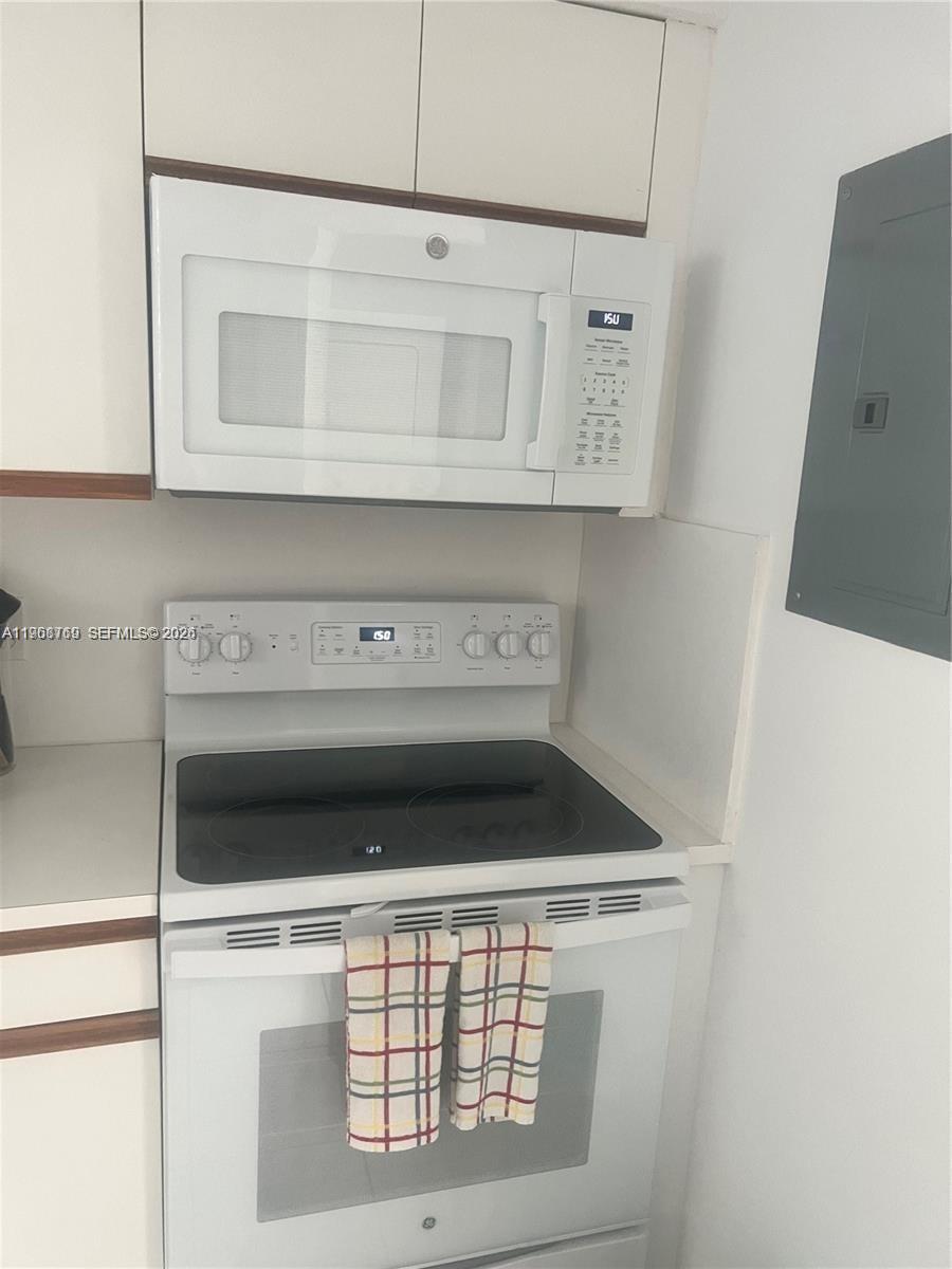 9156 Collins Ave #204 Surfside, FL 33154