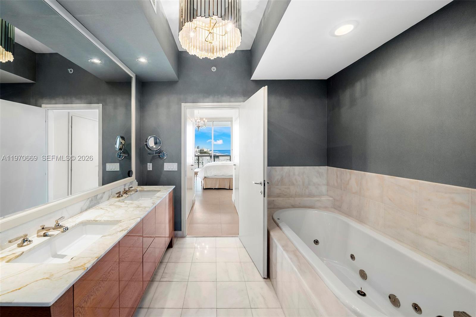 image Continuum South Beach North Tower10