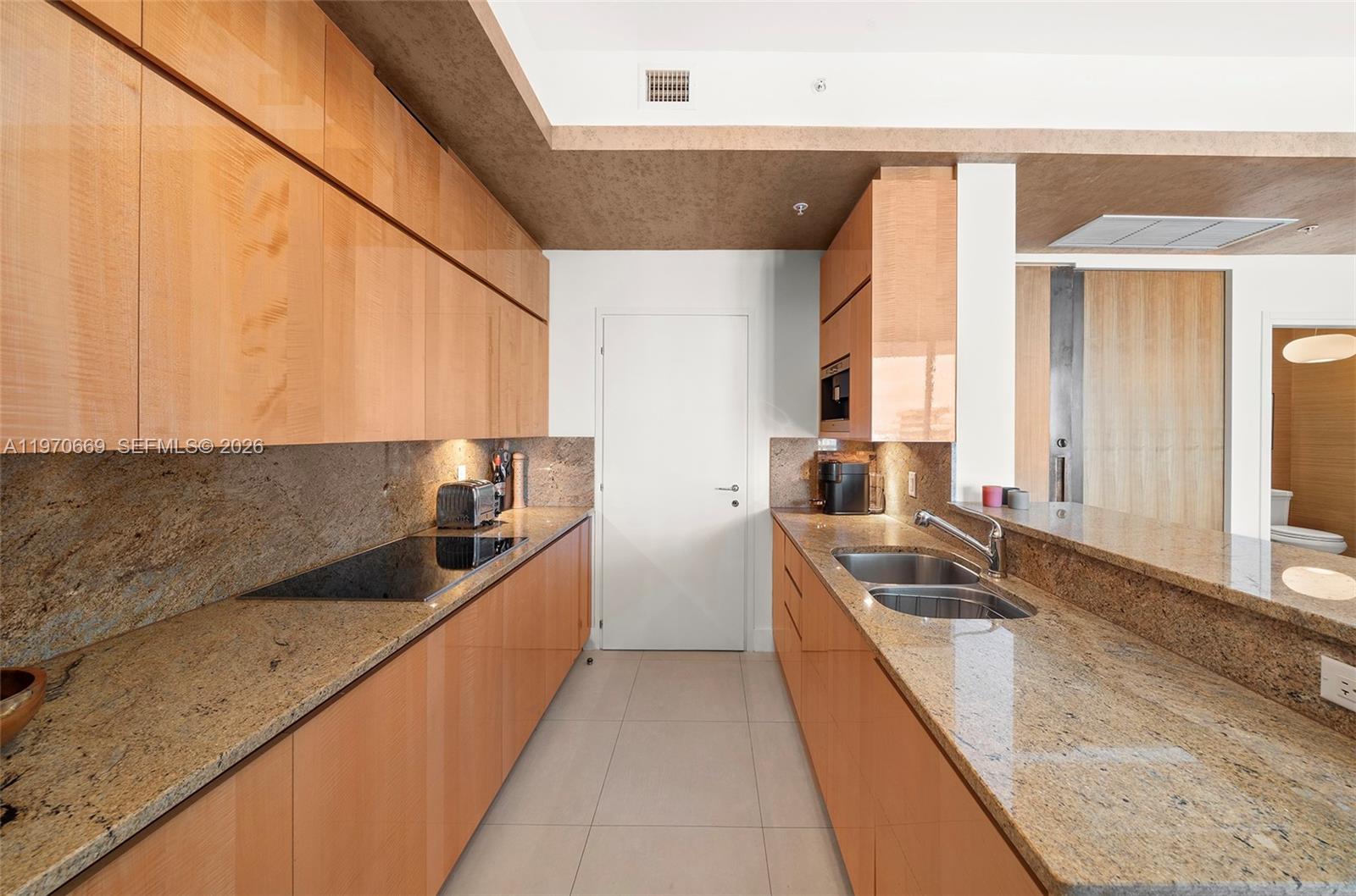 image Continuum South Beach North Tower16