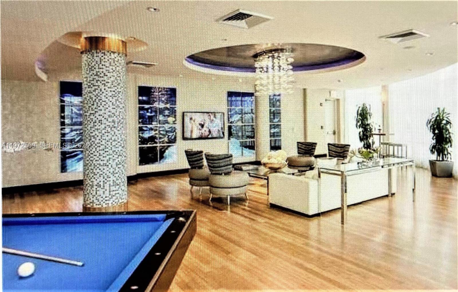 image Vizcayne South10