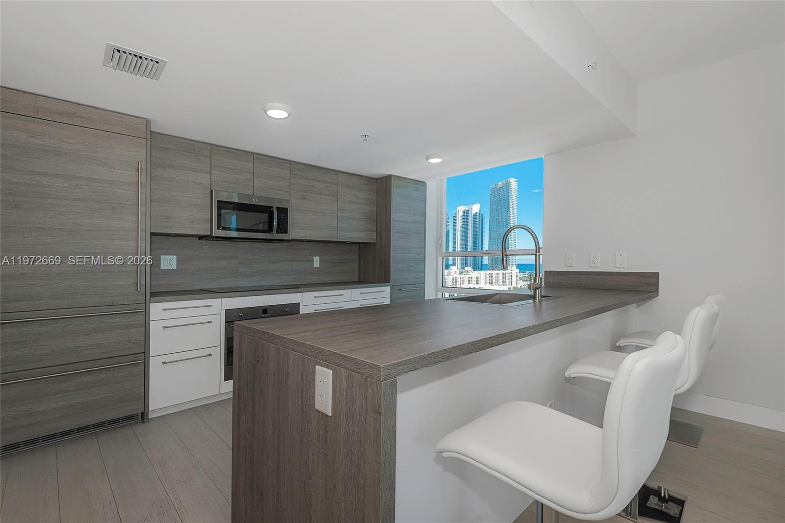 400 Sunny Isles Blvd #1222 SE CORNER UNIT Sunny Isles Beach, FL 33160
