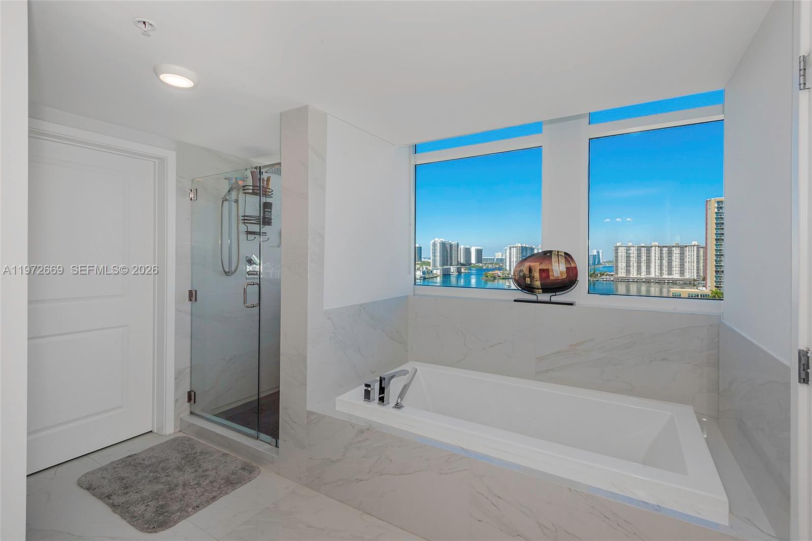 400 Sunny Isles Blvd #1222 SE CORNER UNIT Sunny Isles Beach, FL 33160