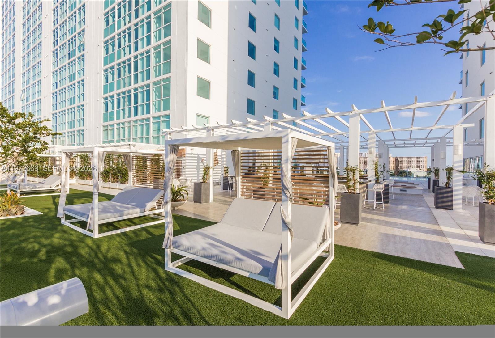 400 Sunny Isles Blvd #1222 SE CORNER UNIT Sunny Isles Beach, FL 33160