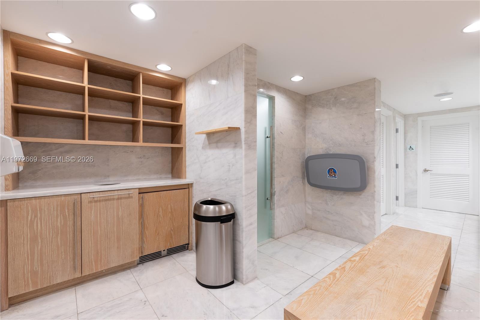 400 Sunny Isles Blvd #1222 SE CORNER UNIT Sunny Isles Beach, FL 33160