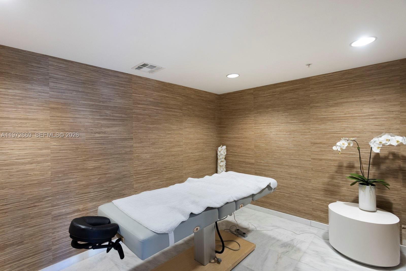 400 Sunny Isles Blvd #1222 SE CORNER UNIT Sunny Isles Beach, FL 33160