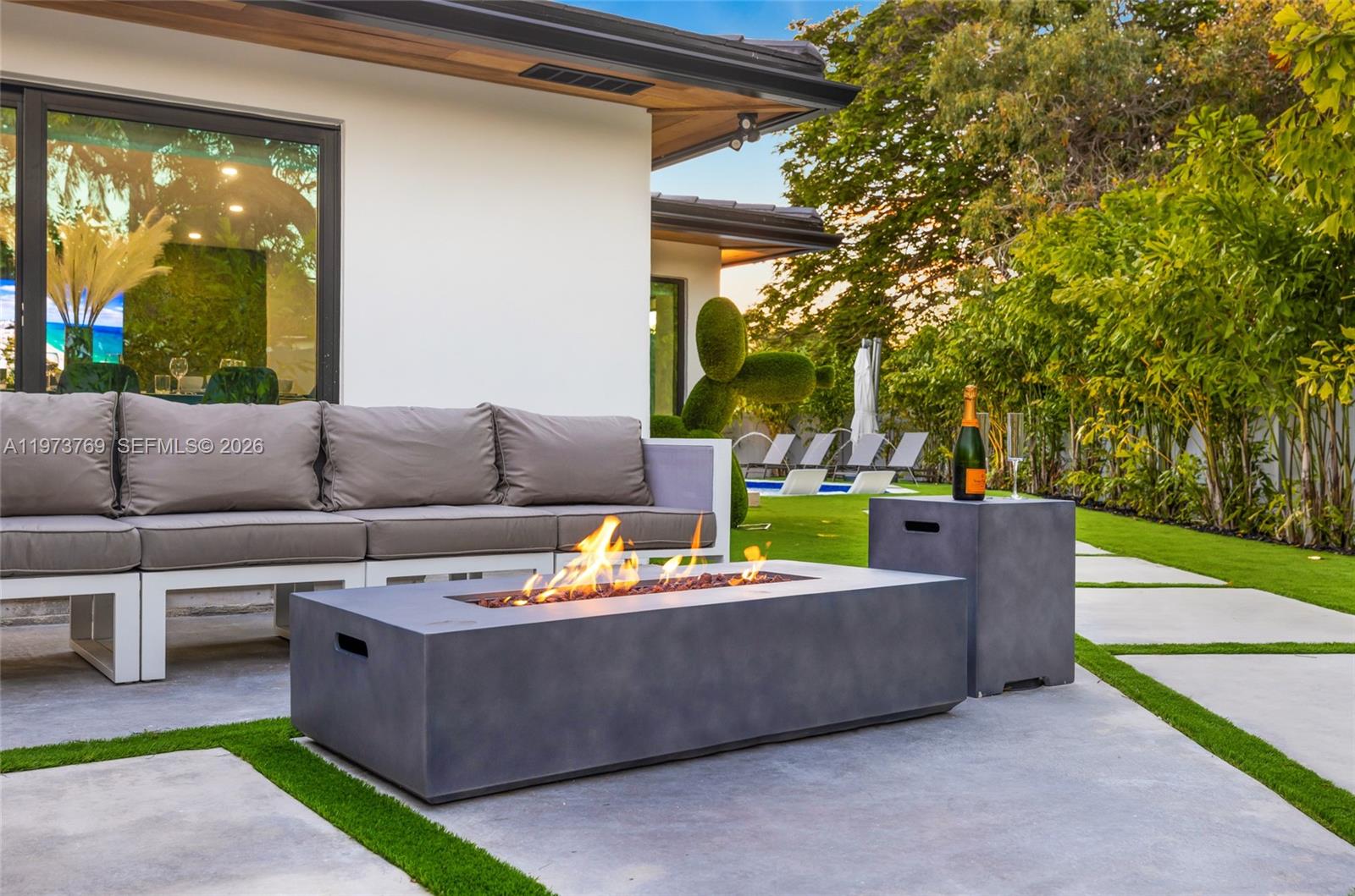 2100 SW 9th Ave Miami, FL 33129