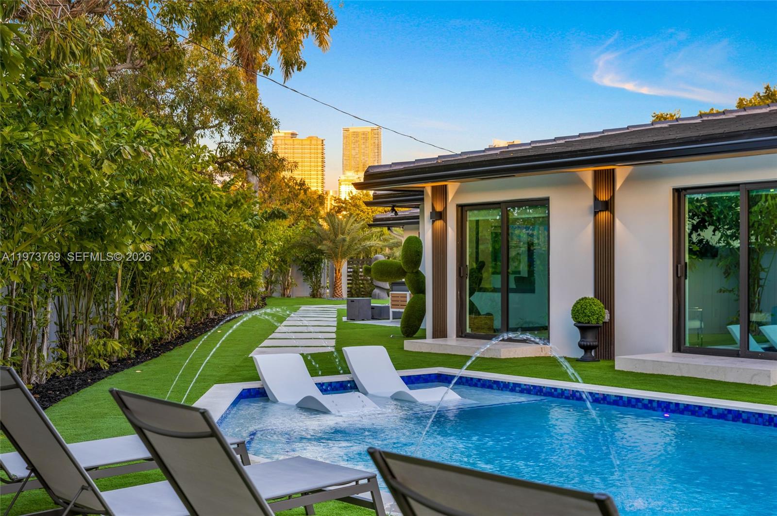 2100 SW 9th Ave Miami, FL 33129