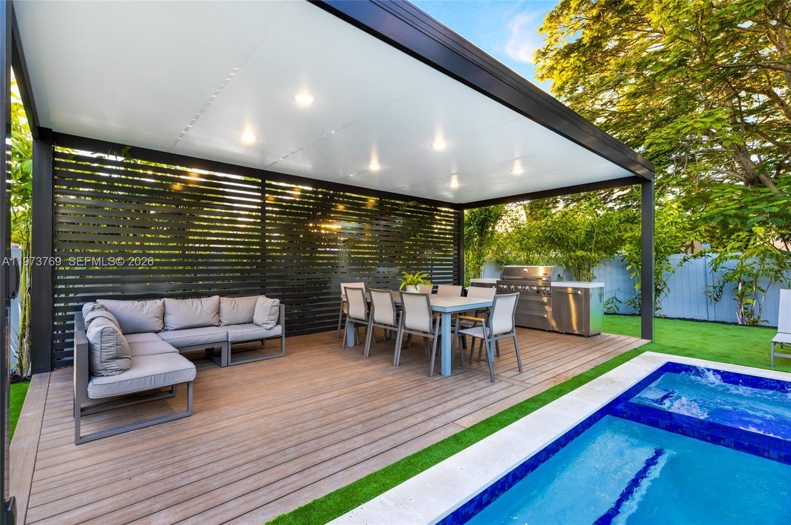 2100 SW 9th Ave Miami, FL 33129