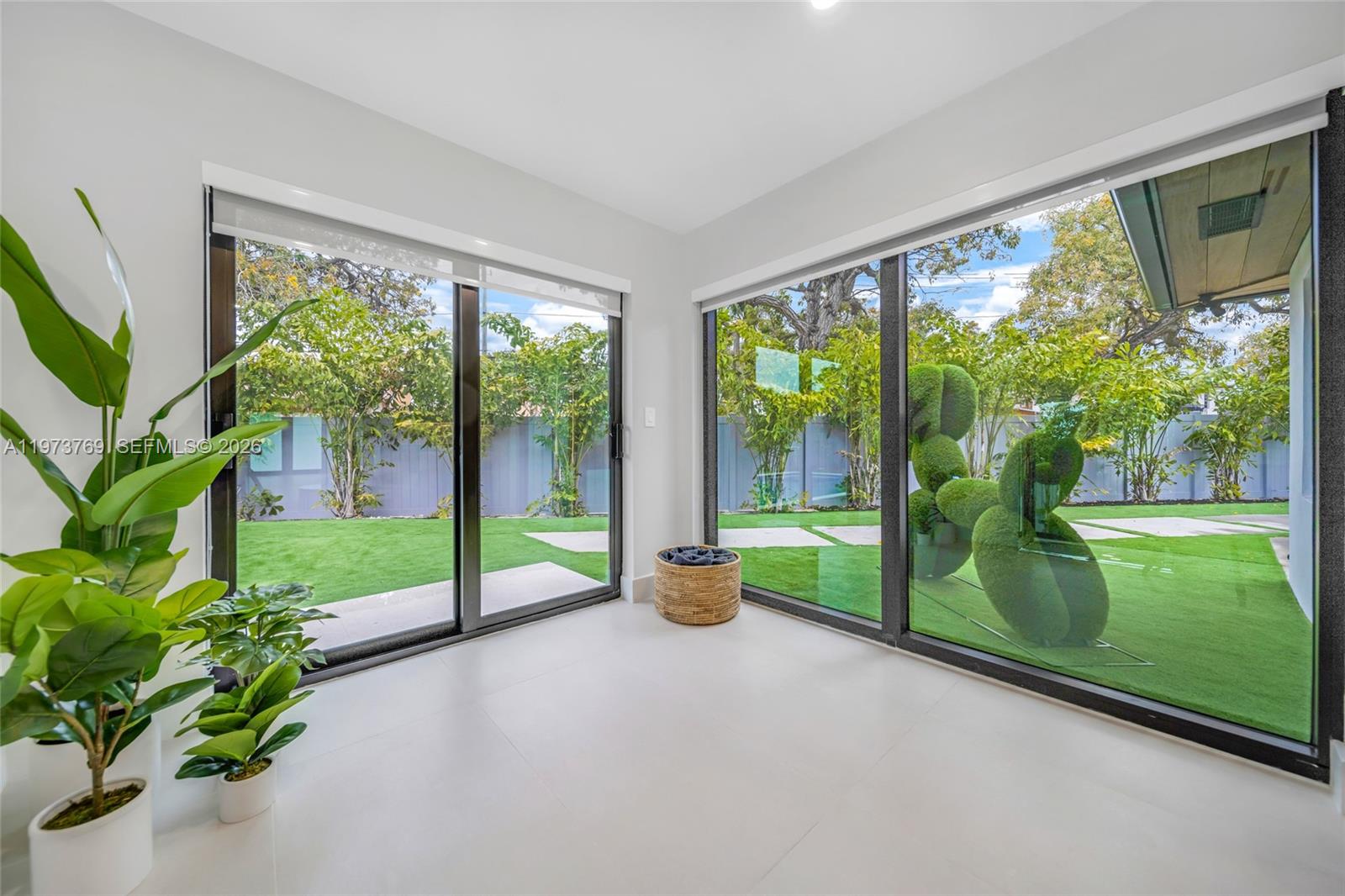 2100 SW 9th Ave Miami, FL 33129