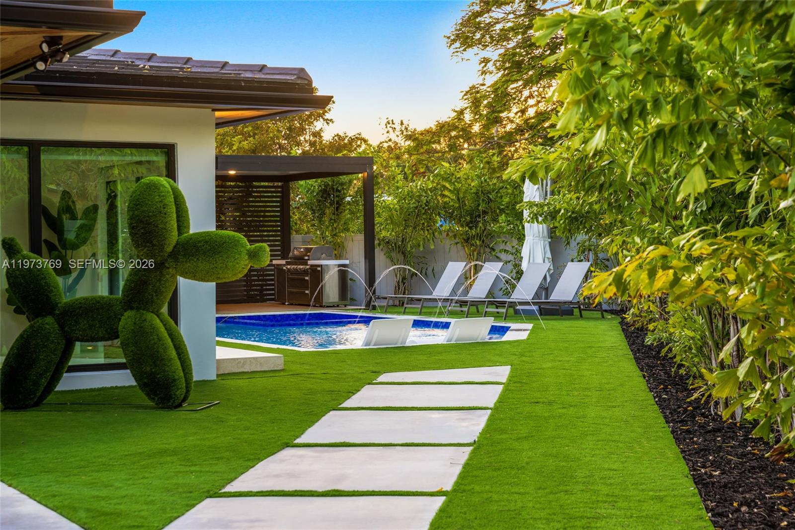 2100 SW 9th Ave Miami, FL 33129