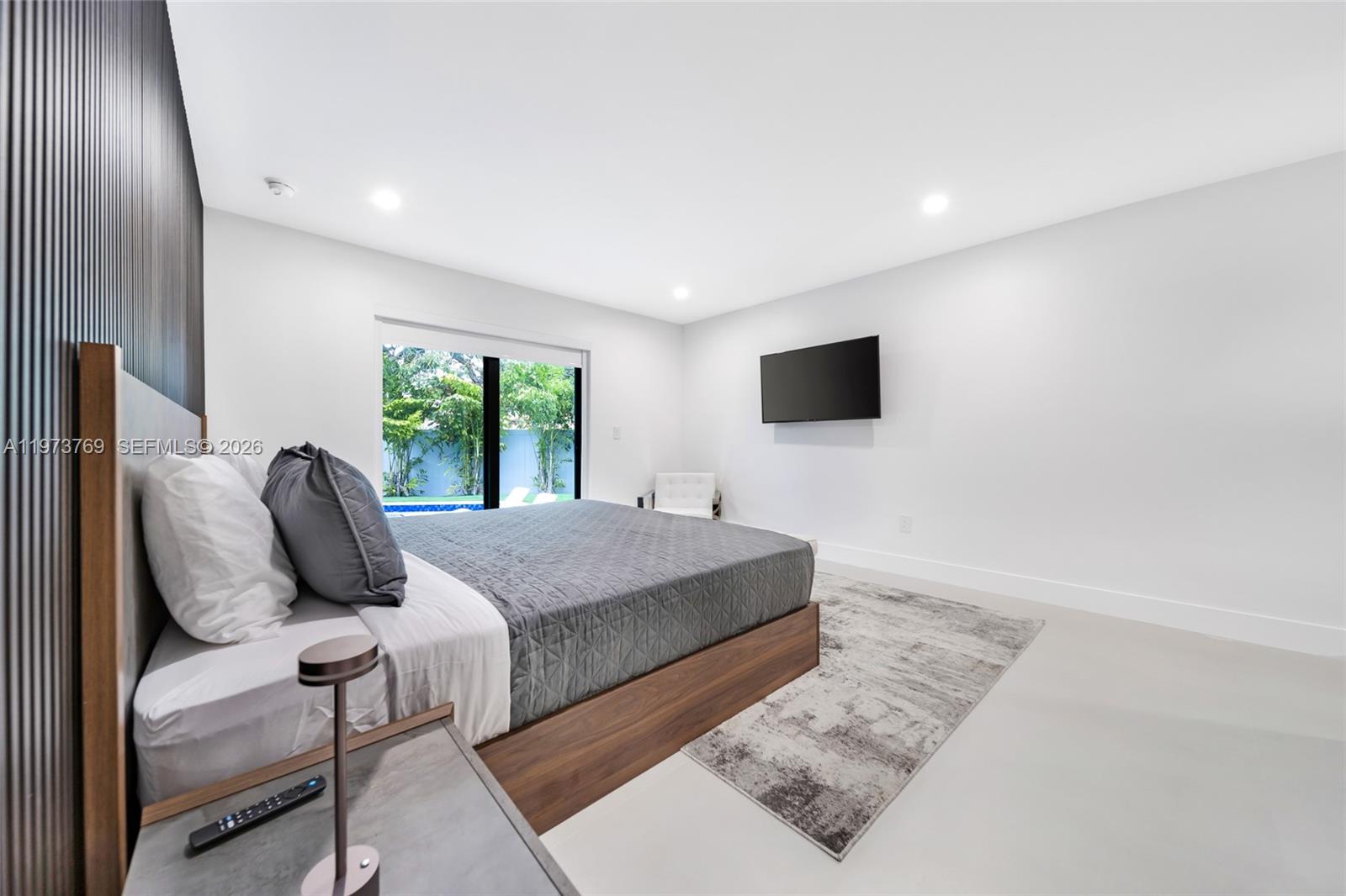 2100 SW 9th Ave Miami, FL 33129