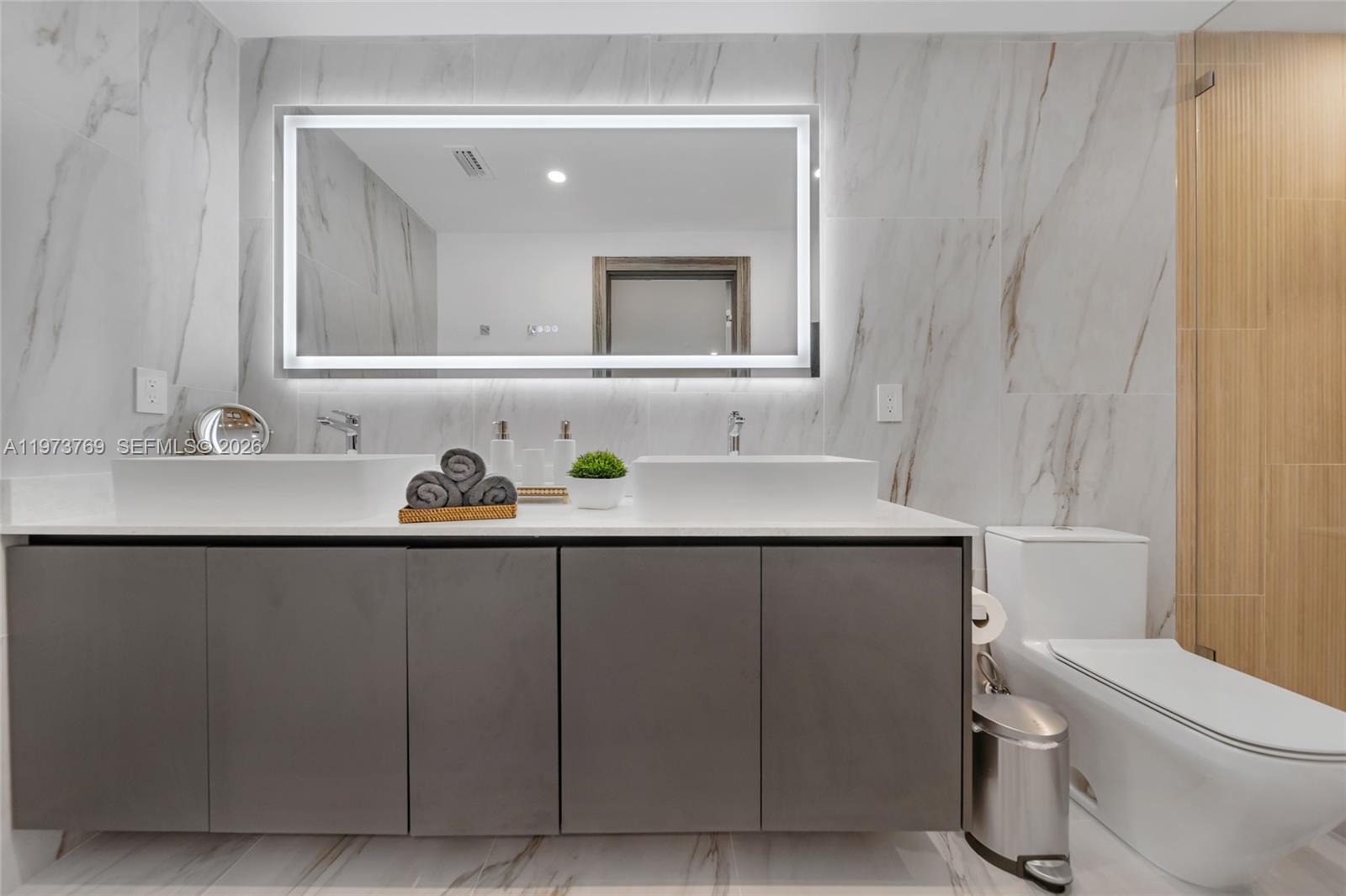 2100 SW 9th Ave Miami, FL 33129