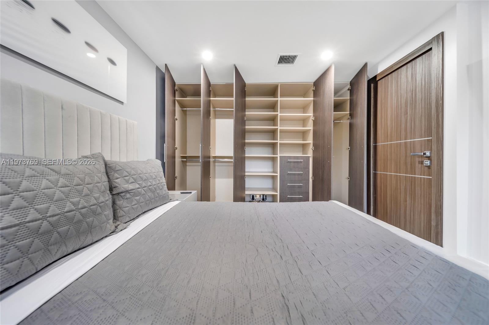 2100 SW 9th Ave Miami, FL 33129