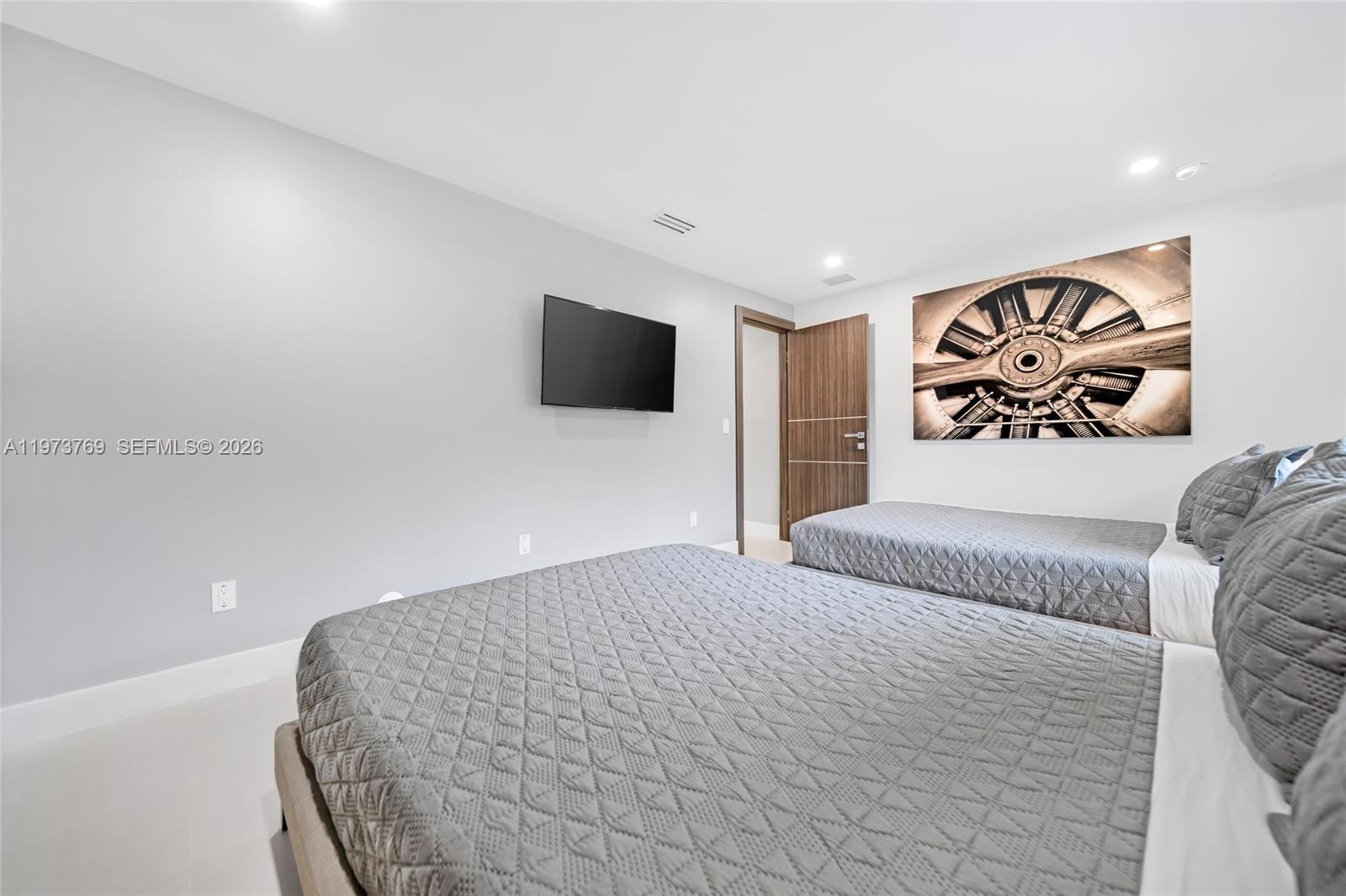 2100 SW 9th Ave Miami, FL 33129