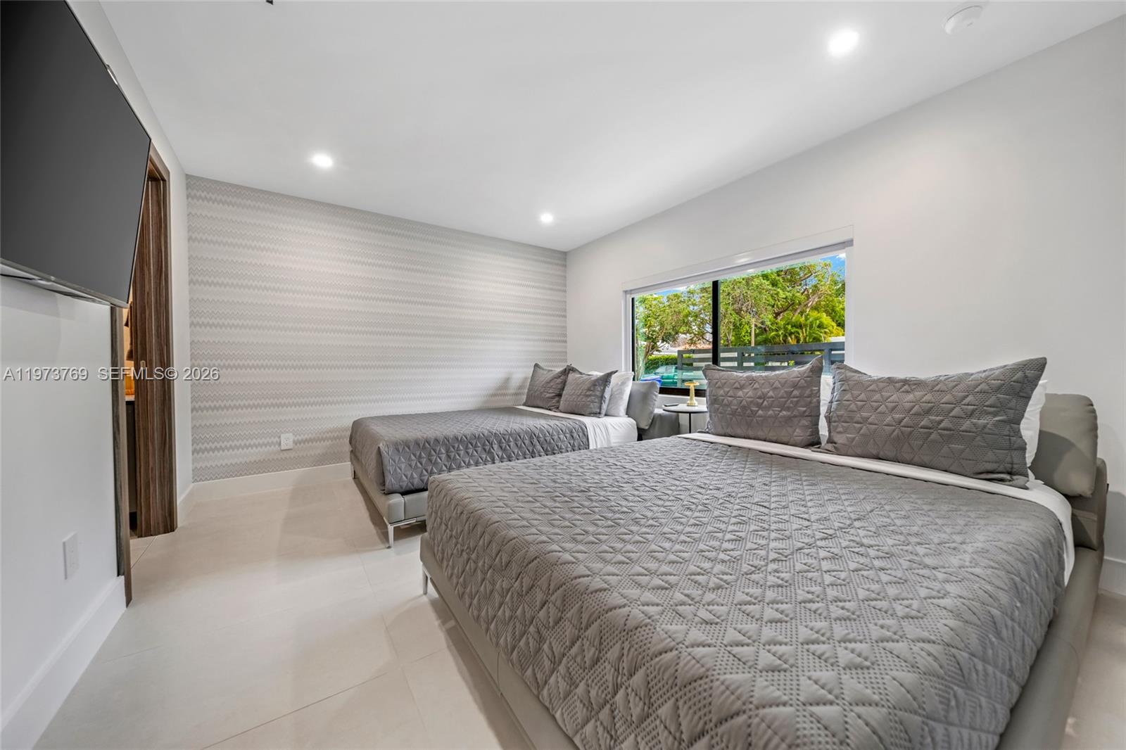 2100 SW 9th Ave Miami, FL 33129