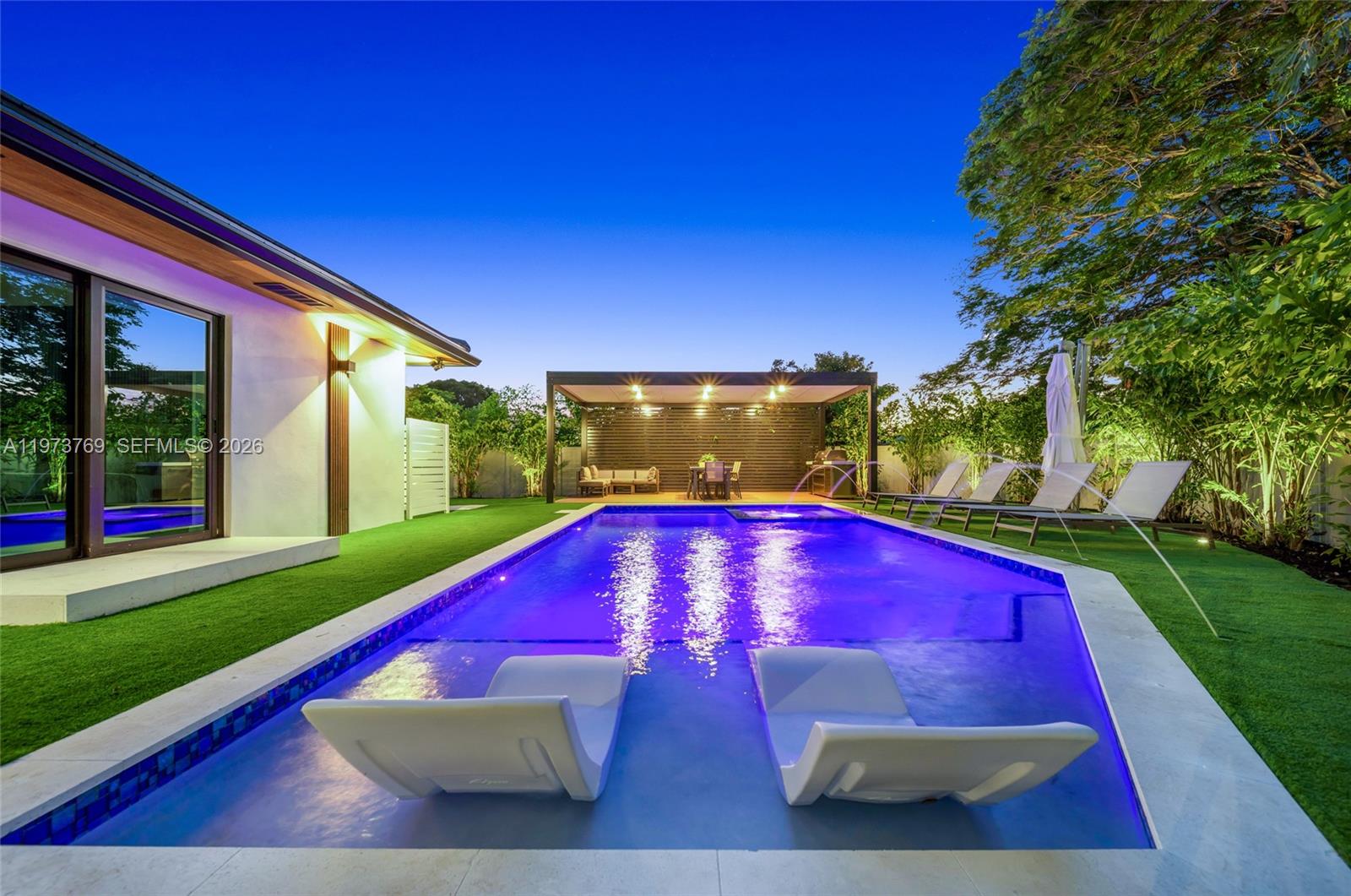 2100 SW 9th Ave Miami, FL 33129