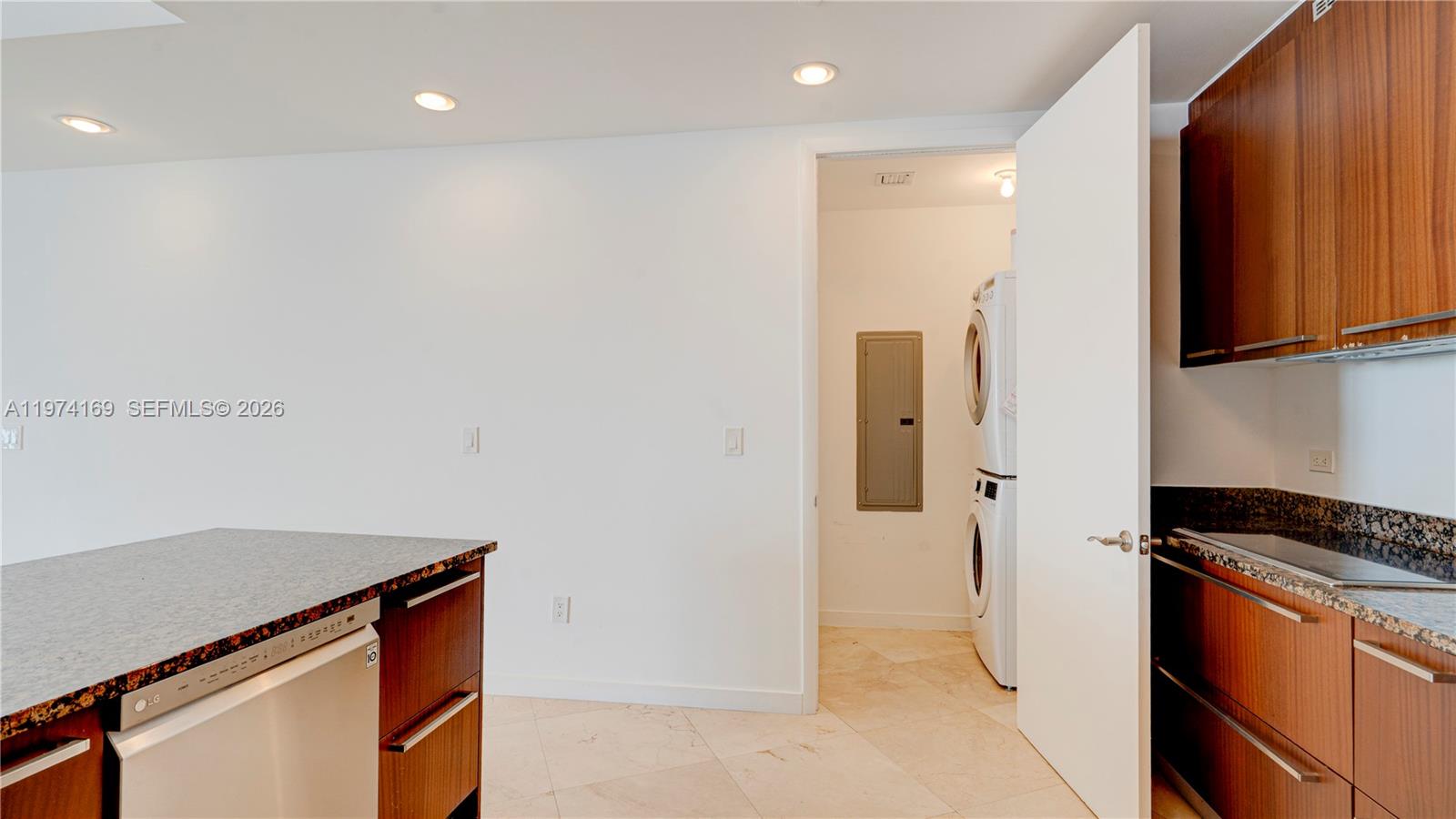 16001 Collins Ave #3007 Sunny Isles Beach, FL 33160