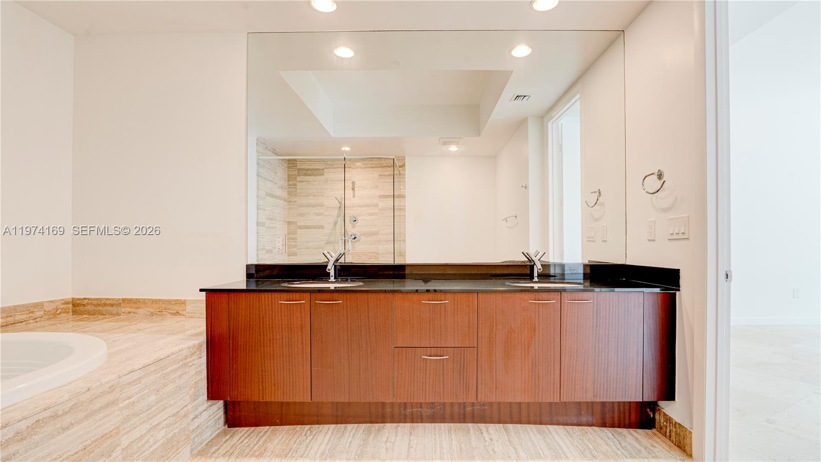 16001 Collins Ave #3007 Sunny Isles Beach, FL 33160