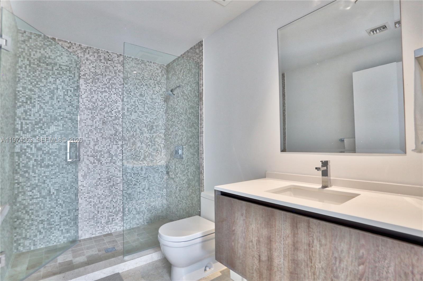 88 SW 7th St #3805 Miami, FL 33130