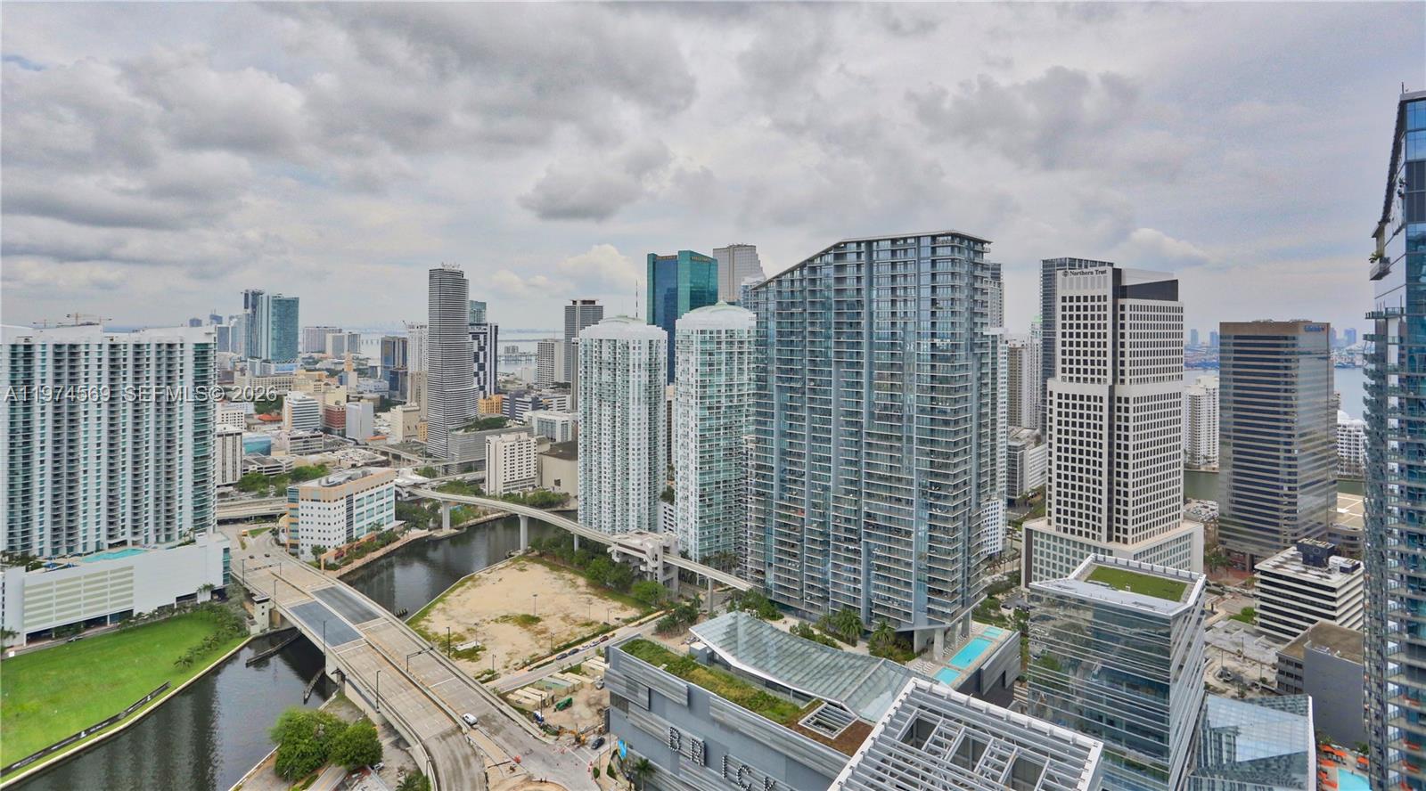 88 SW 7th St #3805 Miami, FL 33130