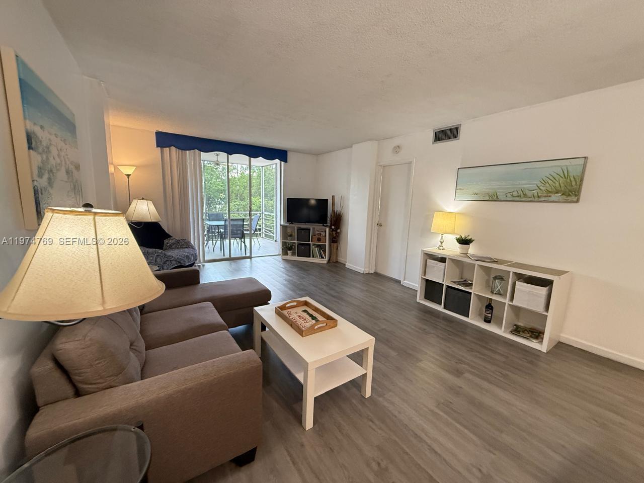 3660 NE 166th St #212 North Miami Beach, FL 33160