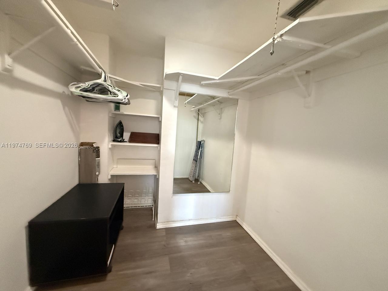 3660 NE 166th St #212 North Miami Beach, FL 33160