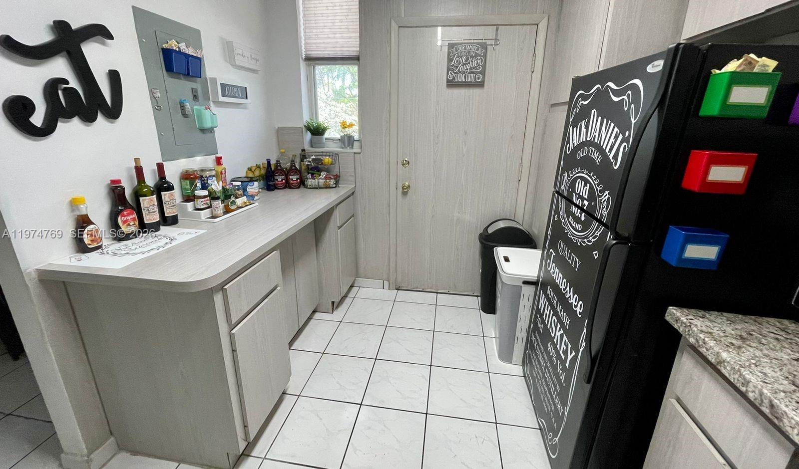 3660 NE 166th St #212 North Miami Beach, FL 33160