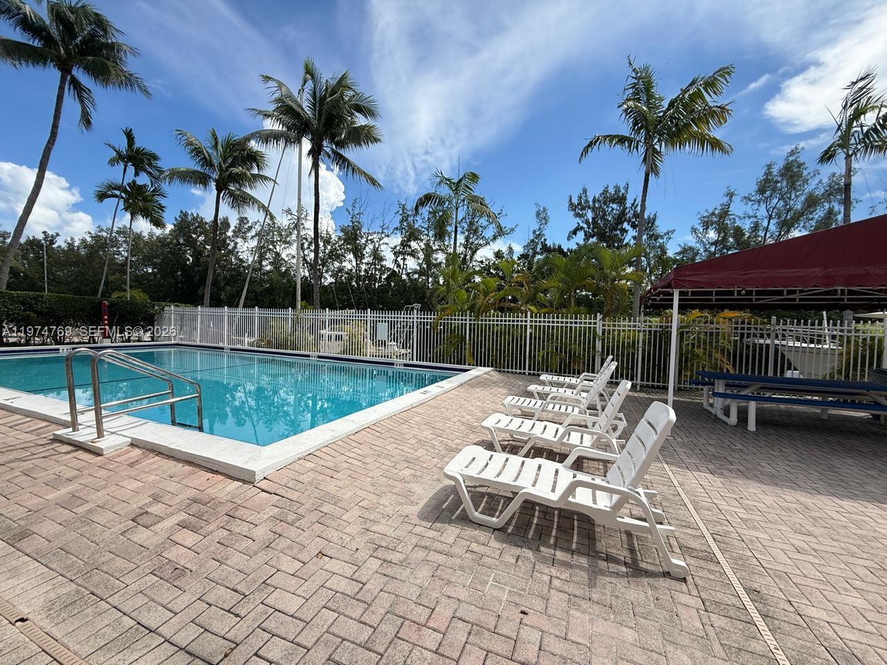 3660 NE 166th St #212 North Miami Beach, FL 33160