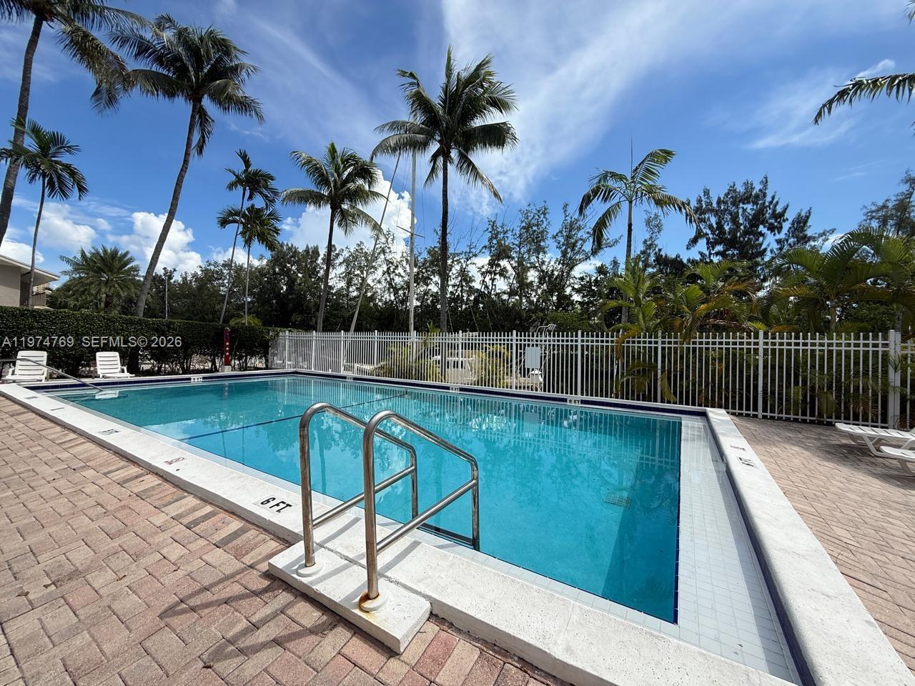 3660 NE 166th St #212 North Miami Beach, FL 33160