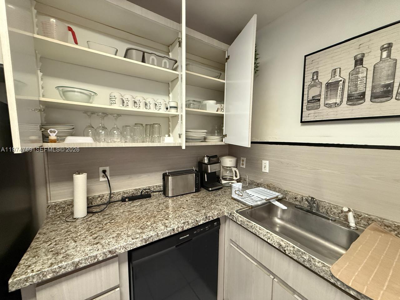 3660 NE 166th St #212 North Miami Beach, FL 33160