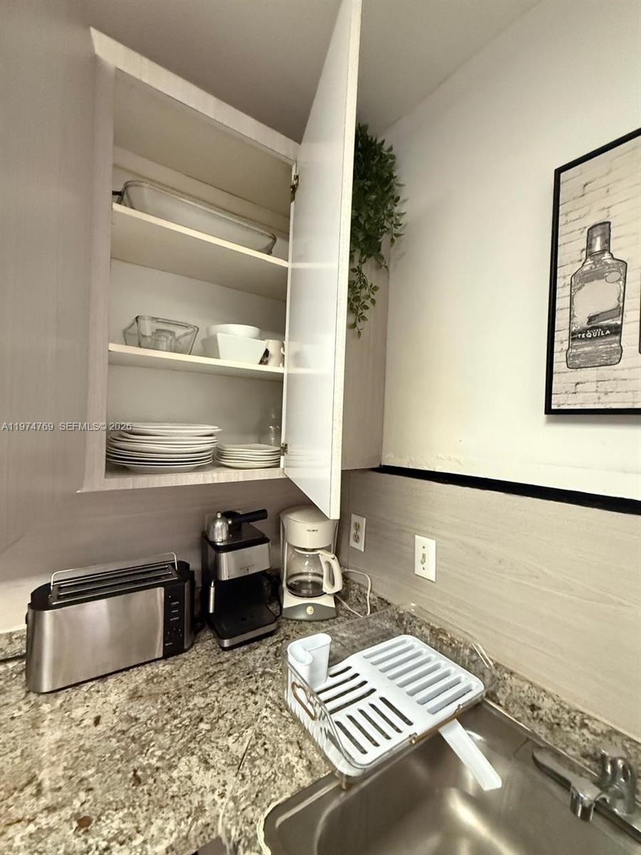 3660 NE 166th St #212 North Miami Beach, FL 33160