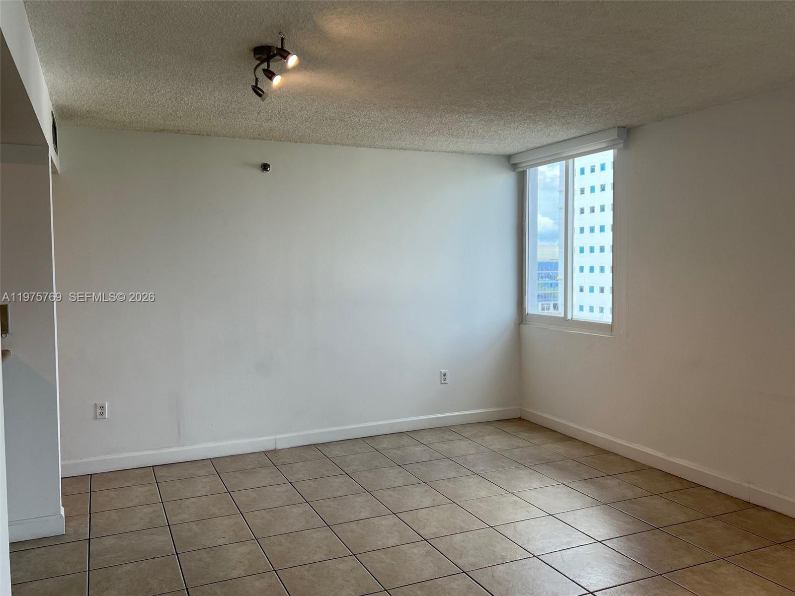 image Madison Condominium11