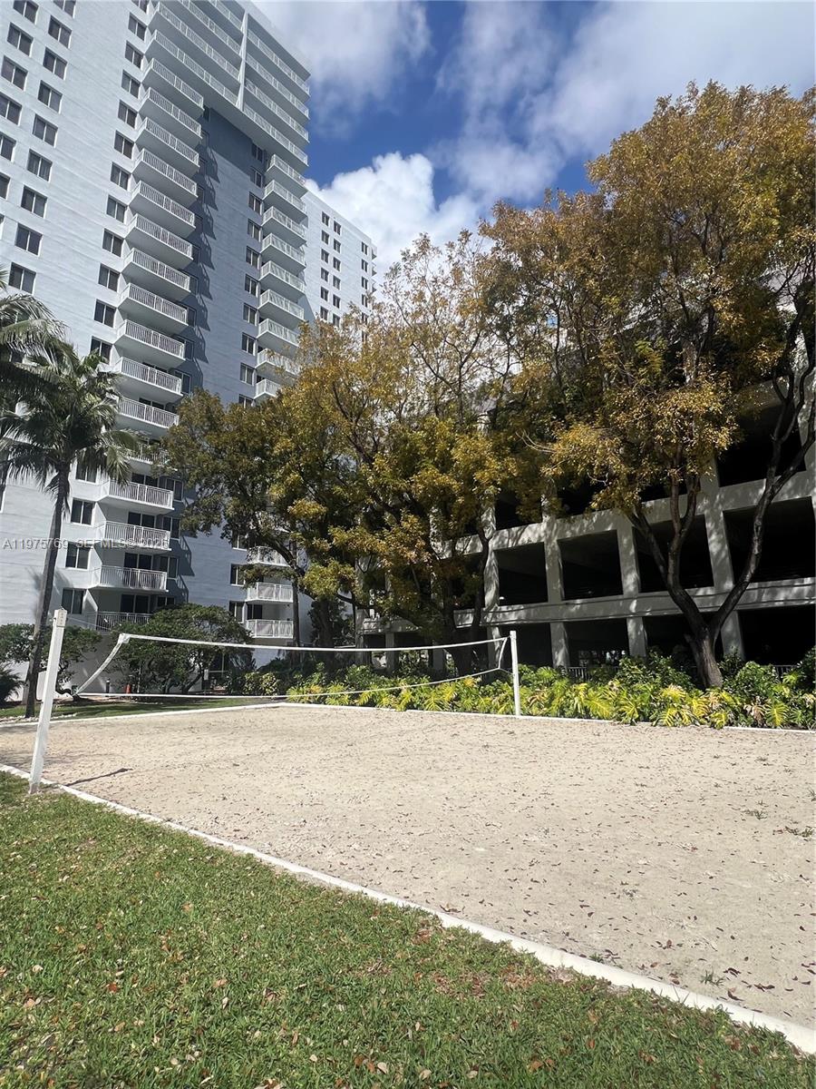 image Madison Condominium25