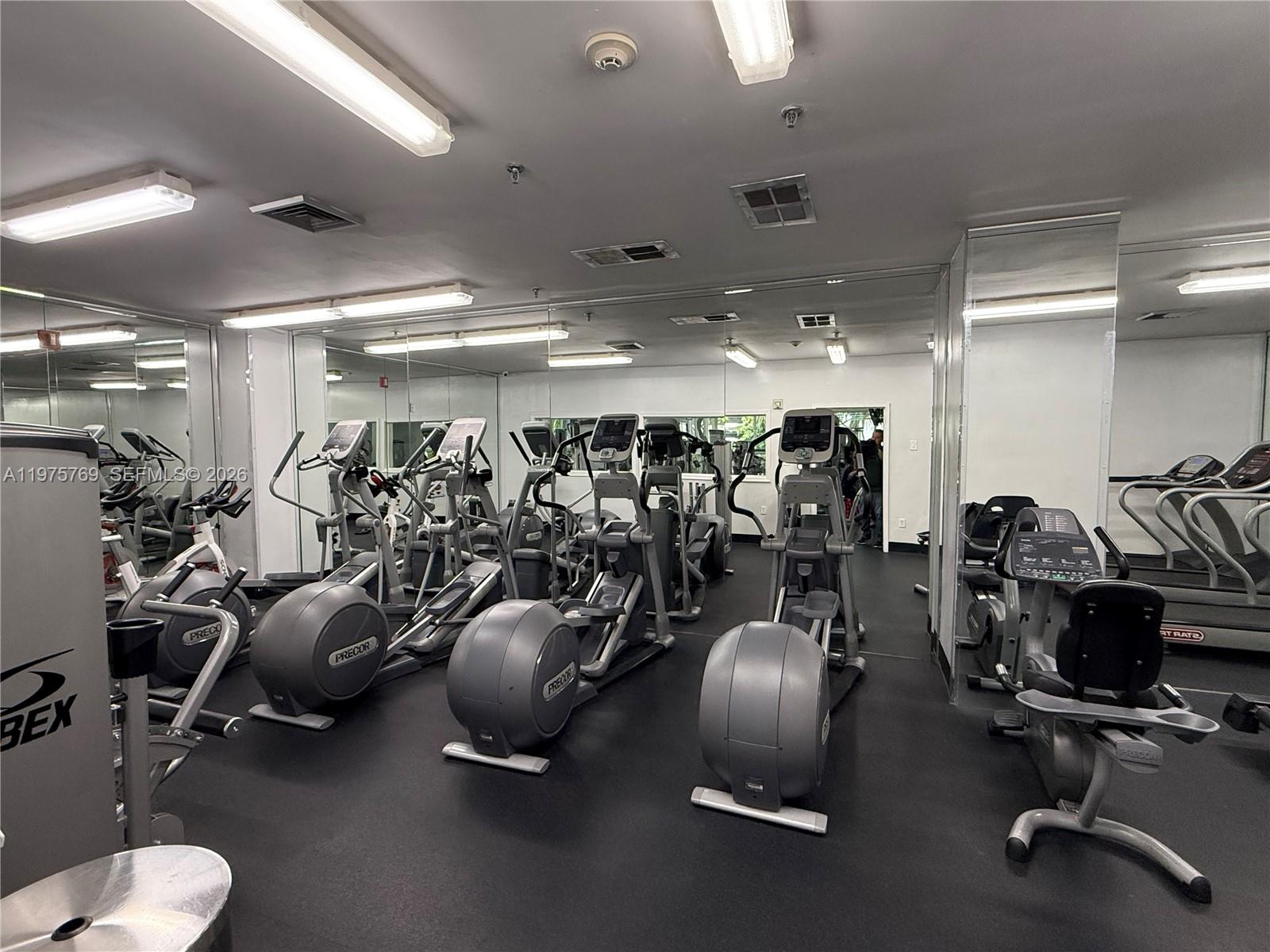 image Madison Condominium36