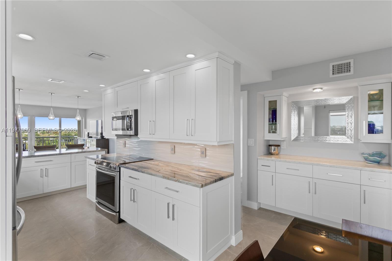 2611 N Riverside Dr #901 Pompano Beach, FL 33062