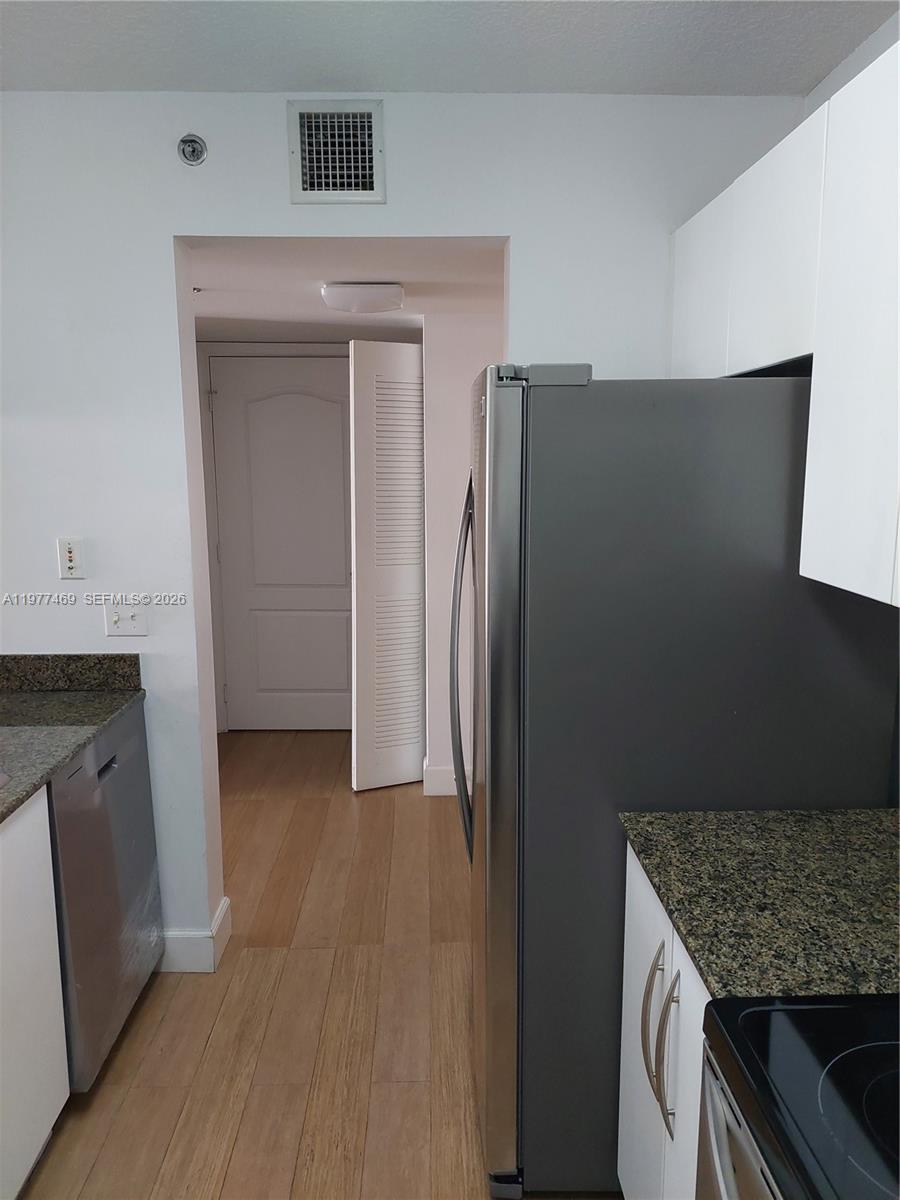 image The Club at Brickell Bay13