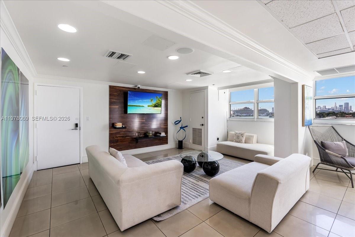 650 West Ave #712 Miami Beach, FL 33139