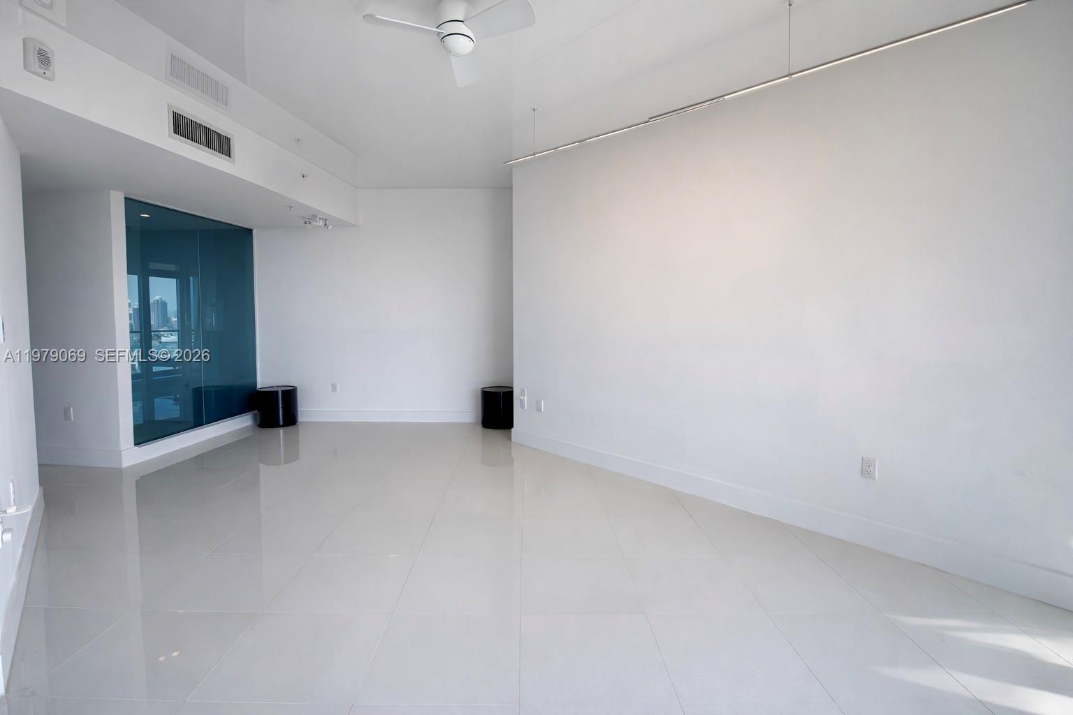 2155 Washington Ct #606 Miami Beach, FL 33139